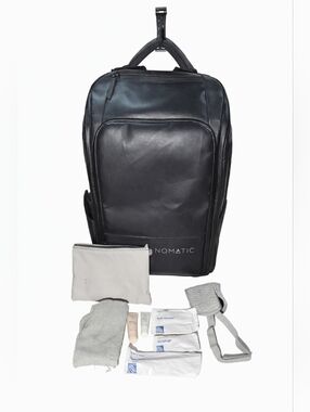 NOMATIC Travel Pack 20L (Expands to 30L) –  Includes free therabody Travel Kit